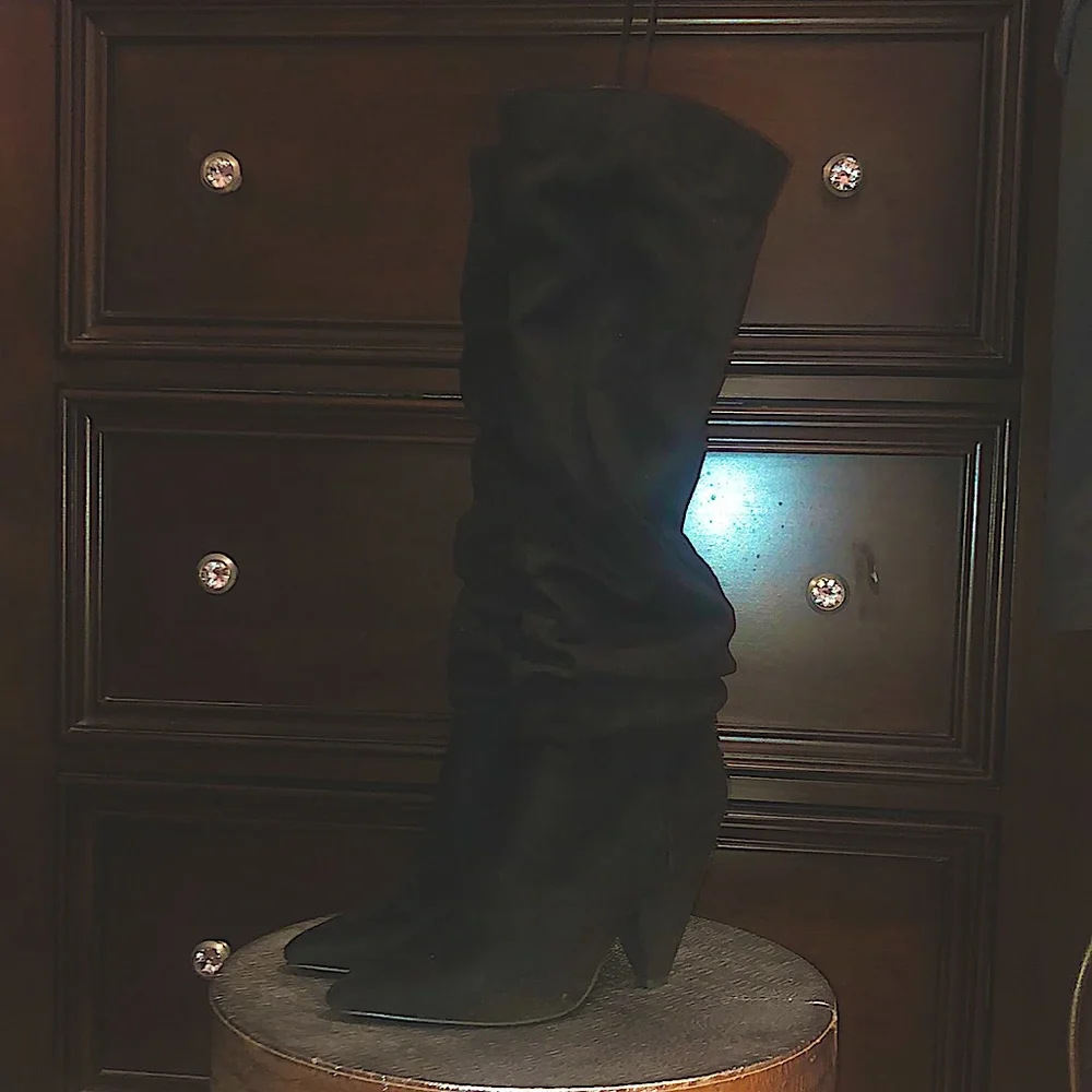 Boots - Picture 3 of 3